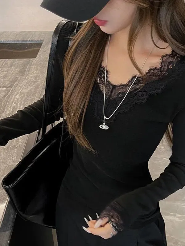 Faionable Lace V-Ne Long Sve Base irt Women's Autumn Winter Slim Fit Top Korean Sle Commute Polyester Fiber T-irt
Faionable Lace V-Ne Long Sve Base irt Women's Autumn Winter Slim Fit Top Korean Sle Commute Polyester Fiber T-irt