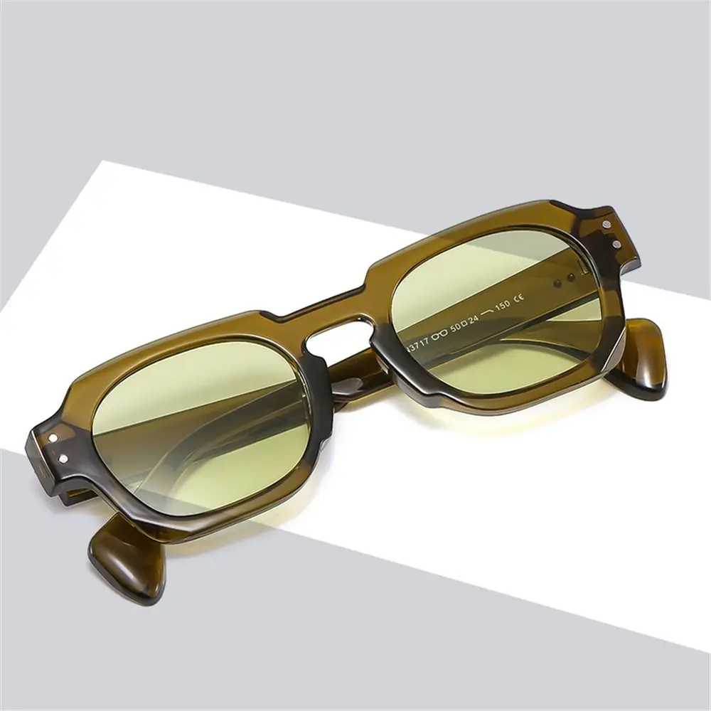 Trendy Punk Women's Square Sunglasses UV400 Protection Y2K Small Shades Vintage Eyewear for Beach/Travel/Streetwear
Trendy Punk Women's Square Sunglasses UV400 Protection Y2K Small Shades Vintage Eyewear for Beach/Travel/Streetwear