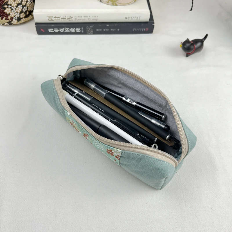 Velvet Fabric Zipper Pencil Case Large Capacity Pencil Bag Student Portable Multifunctional Stationery Box
Velvet Fabric Zipper Pencil Case Large Capacity Pencil Bag Student Portable Multifunctional Stationery Box