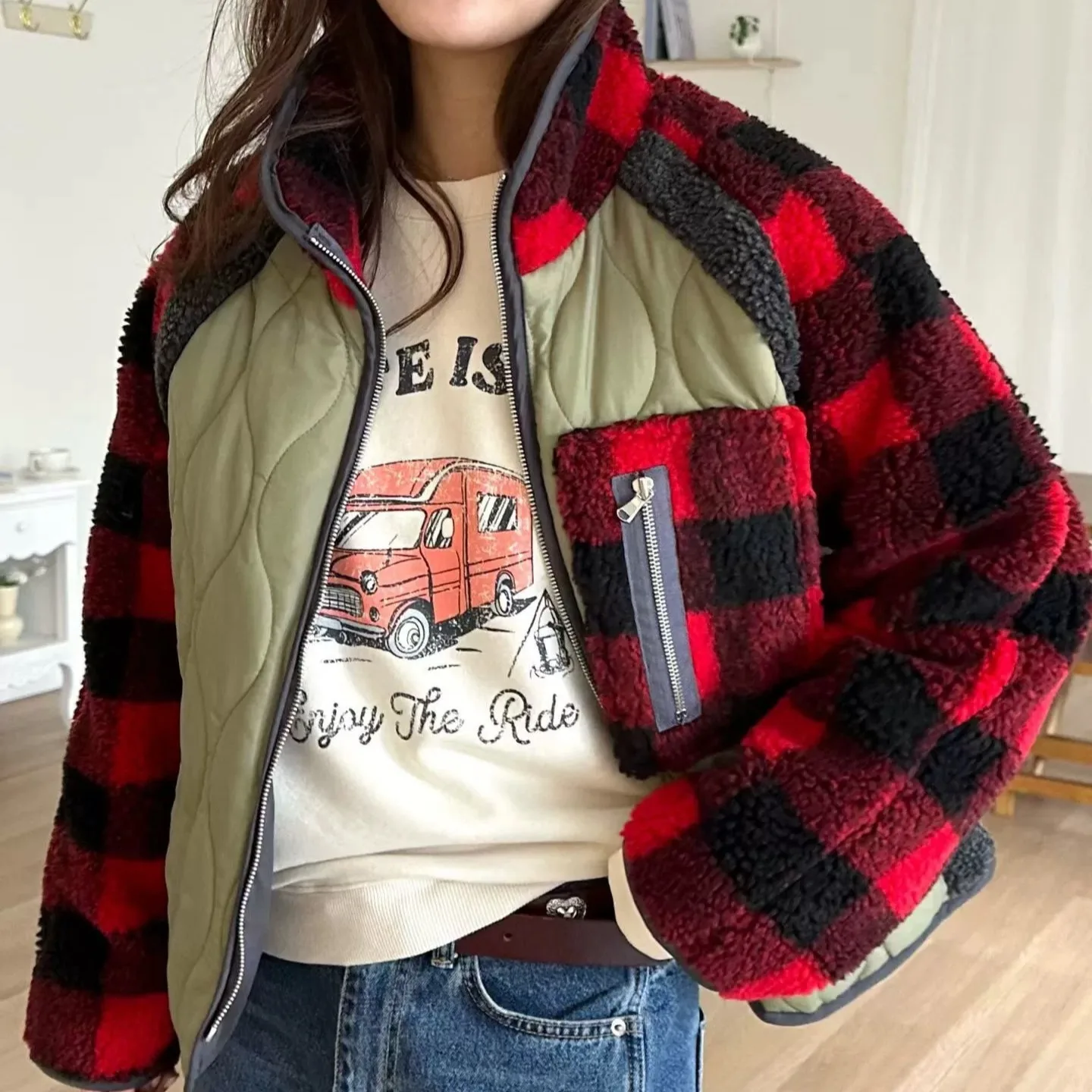 Chic Autumn Winter Cotton Jaet Stand Collar Zipper Fce Patchwork Vintage Design Women's ort Coat Warm Faionable
Chic Autumn Winter Cotton Jaet Stand Collar Zipper Fce Patchwork Vintage Design Women's ort Coat Warm Faionable