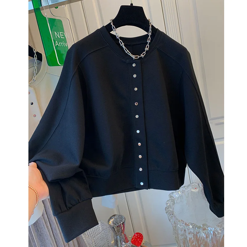 Fall 2025 Casual Loose Women's Knitwear Cardigan Short Jacket Versatile Stylish Quality Cotton Polyester Blend Youth Fashion
Fall 2025 Casual Loose Women's Knitwear Cardigan Short Jacket Versatile Stylish Quality Cotton Polyester Blend Youth Fashion