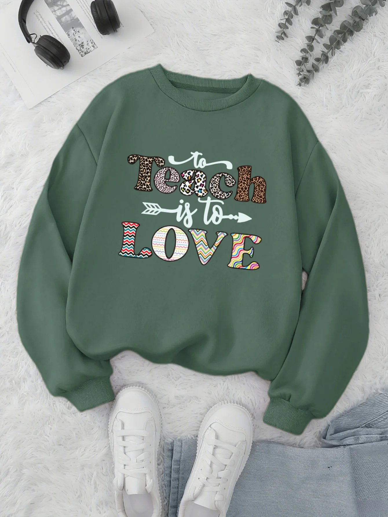 A long-sleeved hoodie without a hat for ladies Geometric pattern printing Suitable for autumn winter festivals machine washable
A long-sleeved hoodie without a hat for ladies Geometric pattern printing Suitable for autumn winter festivals machine washable