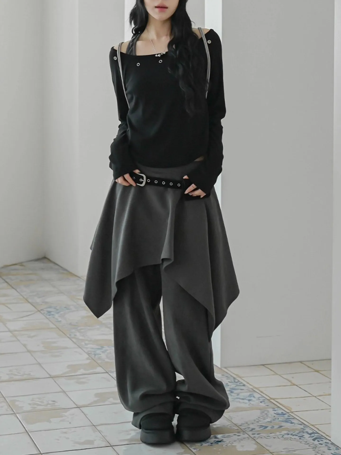 Gagarich Patchwork Irregular Skirt Casual Pants Women Autumn Winter Retro High Waisted Versatile Fake Two-piece Wide Leg Pants
Gagarich Patchwork Irregular Skirt Casual Pants Women Autumn Winter Retro High Waisted Versatile Fake Two-piece Wide Leg Pants