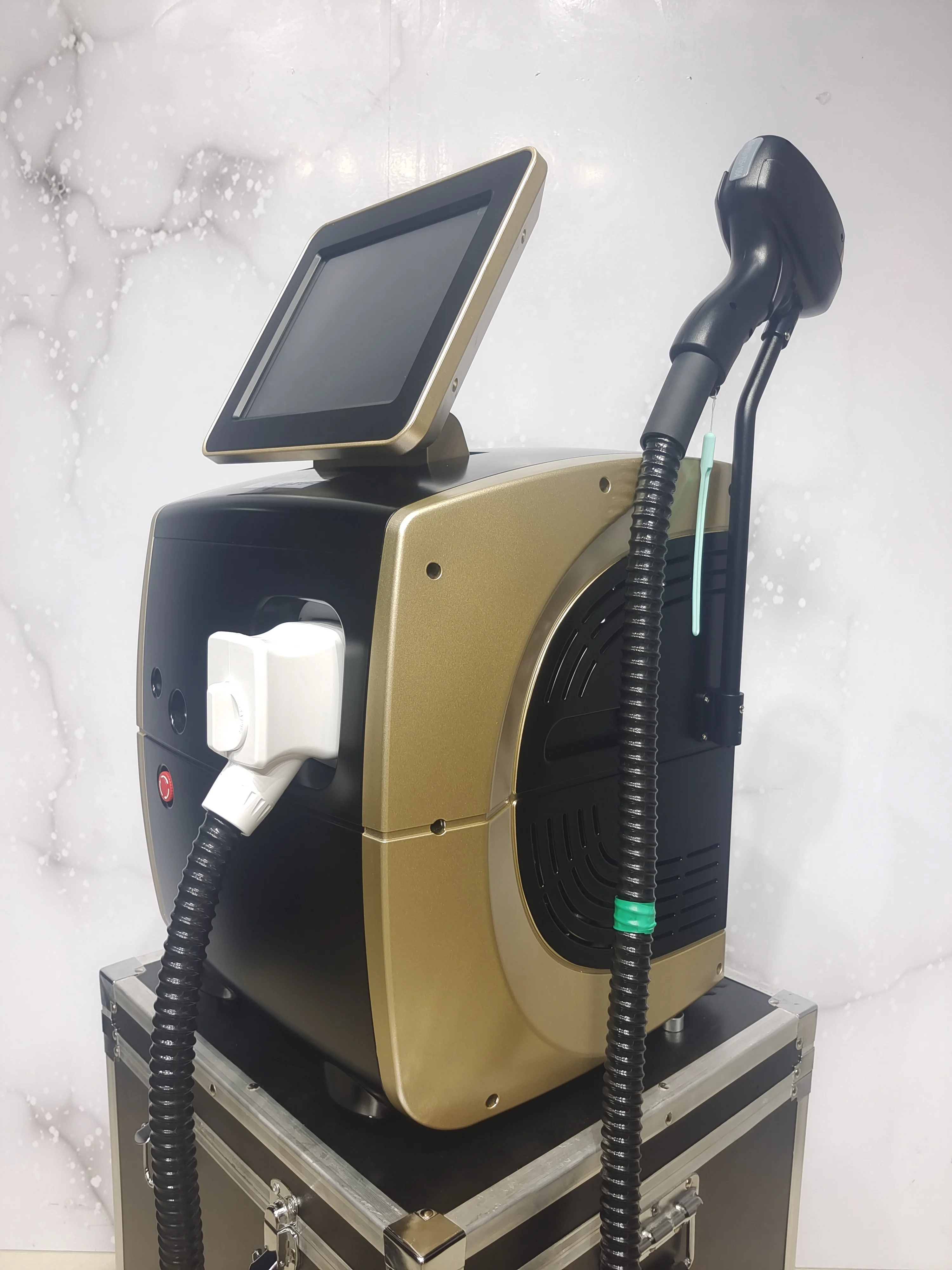 3500W Diode Laser Hair Removal Machine Ice Titanium high configuration non-invasive cold hair removal device 808 1064 755nm
3500W Diode Laser Hair Removal Machine Ice Titanium high configuration non-invasive cold hair removal device 808 1064 755nm
