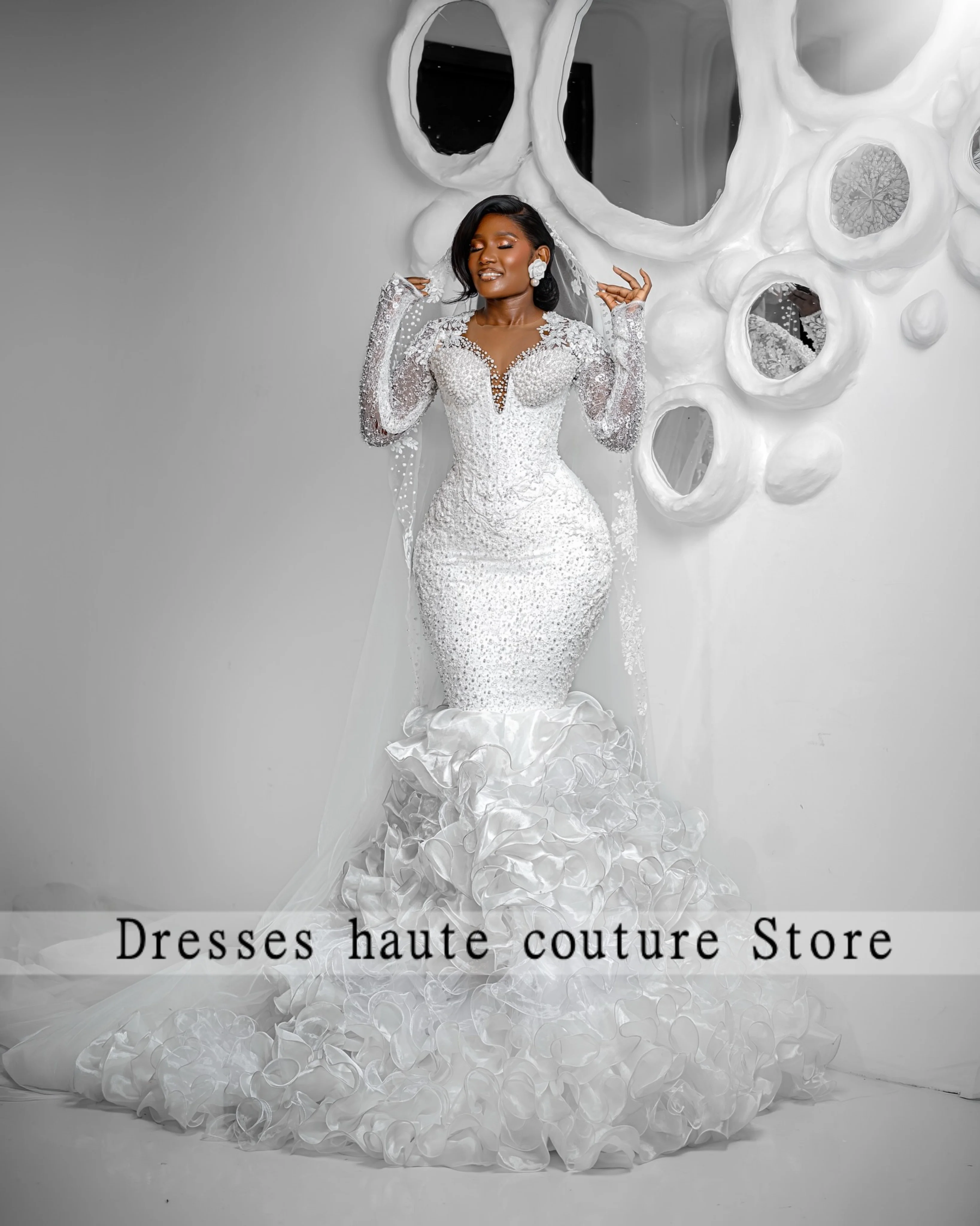 Luxury Long Sleeve Beaded Mermaid Wedding Dress V Neck Ruffled Organza Train Bridal Gown Plus Size Vestido De Novia Customized
Luxury Long Sleeve Beaded Mermaid Wedding Dress V Neck Ruffled Organza Train Bridal Gown Plus Size Vestido De Novia Customized