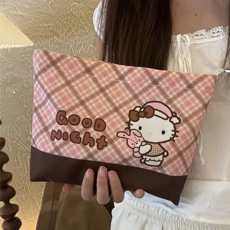 Bag Hello Kitty New Pattern Cartoon Fashion Cute Cosmetic Bag High-capacity Good-looking Storage Bag Anime Peripheral Y2k
Bag Hello Kitty New Pattern Cartoon Fashion Cute Cosmetic Bag High-capacity Good-looking Storage Bag Anime Peripheral Y2k