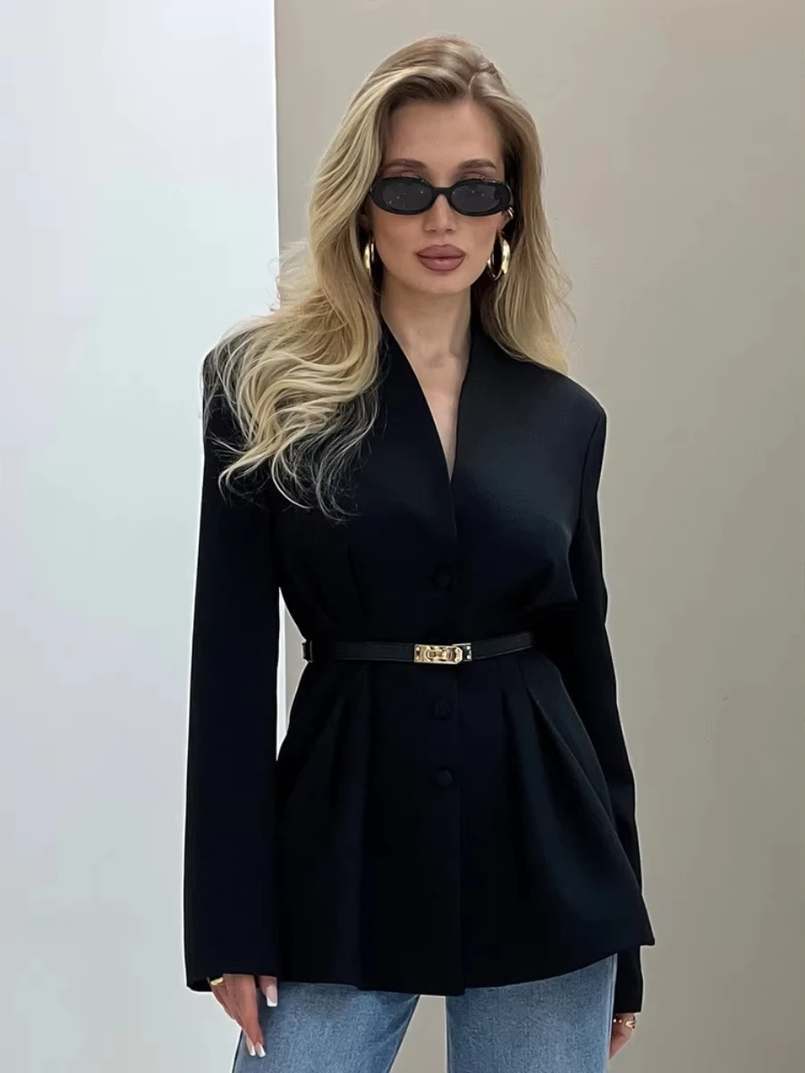 Elegant V-neck Tunics Black Suit 2026 Spring Women's Long Sleeve Single Breasted Slim Blazers Ruched Outerwear Streetwear
Elegant V-neck Tunics Black Suit 2026 Spring Women's Long Sleeve Single Breasted Slim Blazers Ruched Outerwear Streetwear