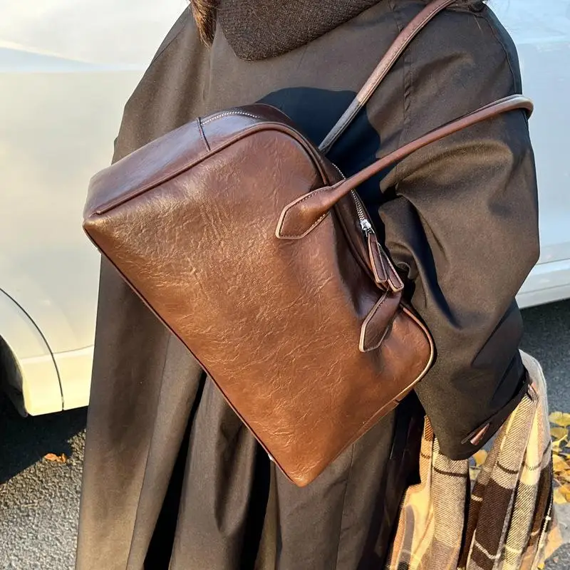 Commuter Briefcase Bag Women's 2024 New Trendy Winter Retro Niche Versatile Shoulder Bag Pillow Bag YR3215
Commuter Briefcase Bag Women's 2024 New Trendy Winter Retro Niche Versatile Shoulder Bag Pillow Bag YR3215