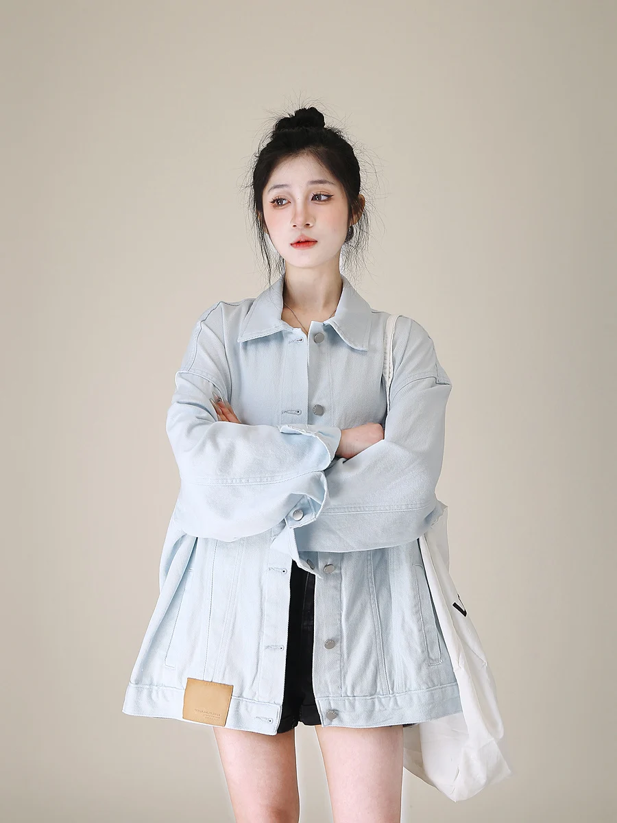 Весенне-осенняя свободная женская джинсовая куртка в корейском стиле, модная новинка ранней весны, повседневная модель в расслабленном стиле
Весенне-осенняя свободная женская джинсовая куртка в корейском стиле, модная новинка ранней весны, повседневная модель в расслабленном стиле