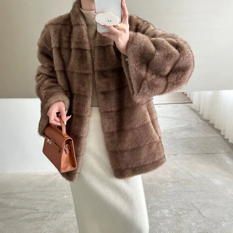 Imitation Mink V-neck Single-row Hidden Button Long Sleeves Thick Striped Cardigan Suede Environmentally Friendly Mink Women
Imitation Mink V-neck Single-row Hidden Button Long Sleeves Thick Striped Cardigan Suede Environmentally Friendly Mink Women