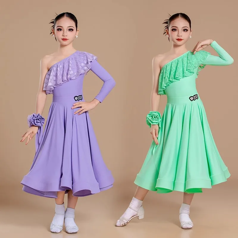 Одежда для бальных танцев для девочек, топ с длинными рукавами и наклонными плечами, большая распашная юбка, костюм для выступлений, вальс, современные костюмы DN22072
Одежда для бальных танцев для девочек, топ с длинными рукавами и наклонными плечами, большая распашная юбка, костюм для выступлений, вальс, современные костюмы DN22072