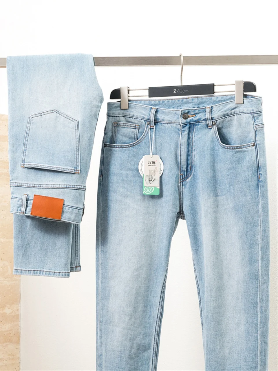 Дышащие эластичные мужские летние тонкие джинсы прямого кроя с эффектом охлаждения, износостойкие, молодежный стиль
Дышащие эластичные мужские летние тонкие джинсы прямого кроя с эффектом охлаждения, износостойкие, молодежный стиль