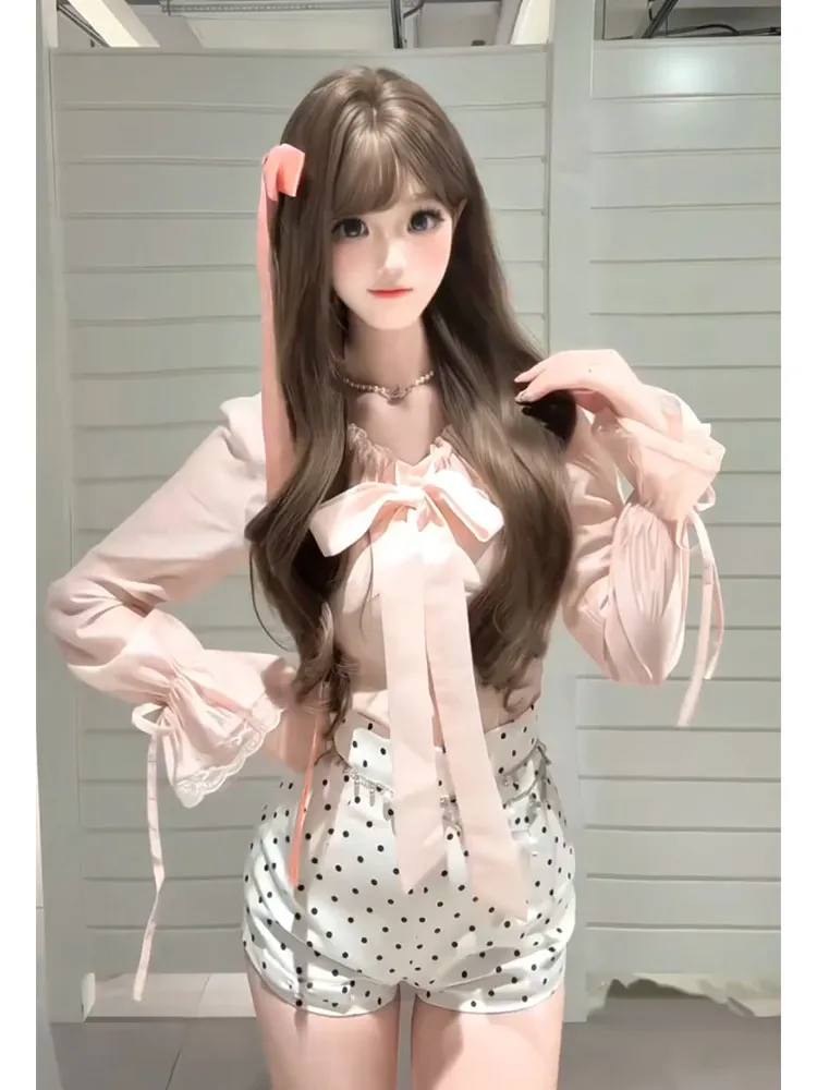 Women's Long Sleeve V-Neck Lace Trim Knot High Waist Slimming Polka Dot Shorts Set Fashionable Sweet Style Shirt
Women's Long Sleeve V-Neck Lace Trim Knot High Waist Slimming Polka Dot Shorts Set Fashionable Sweet Style Shirt