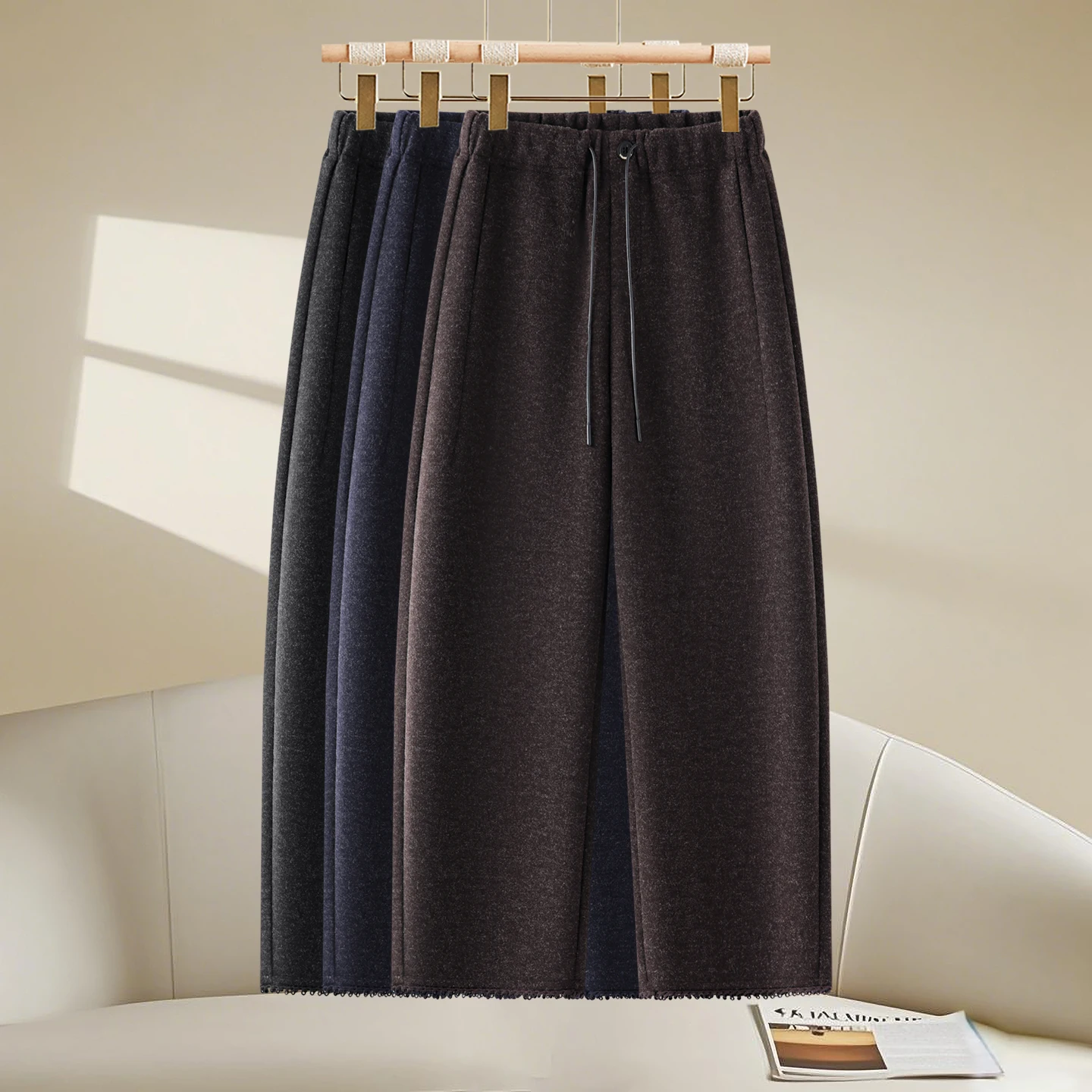 Широкие брюки из шерсти для женщин, осенне-зимняя новинка, прямые брюки-шаровары в стиле «рисовая лапша», брюки-«ножи»
Широкие брюки из шерсти для женщин, осенне-зимняя новинка, прямые брюки-шаровары в стиле «рисовая лапша», брюки-«ножи»