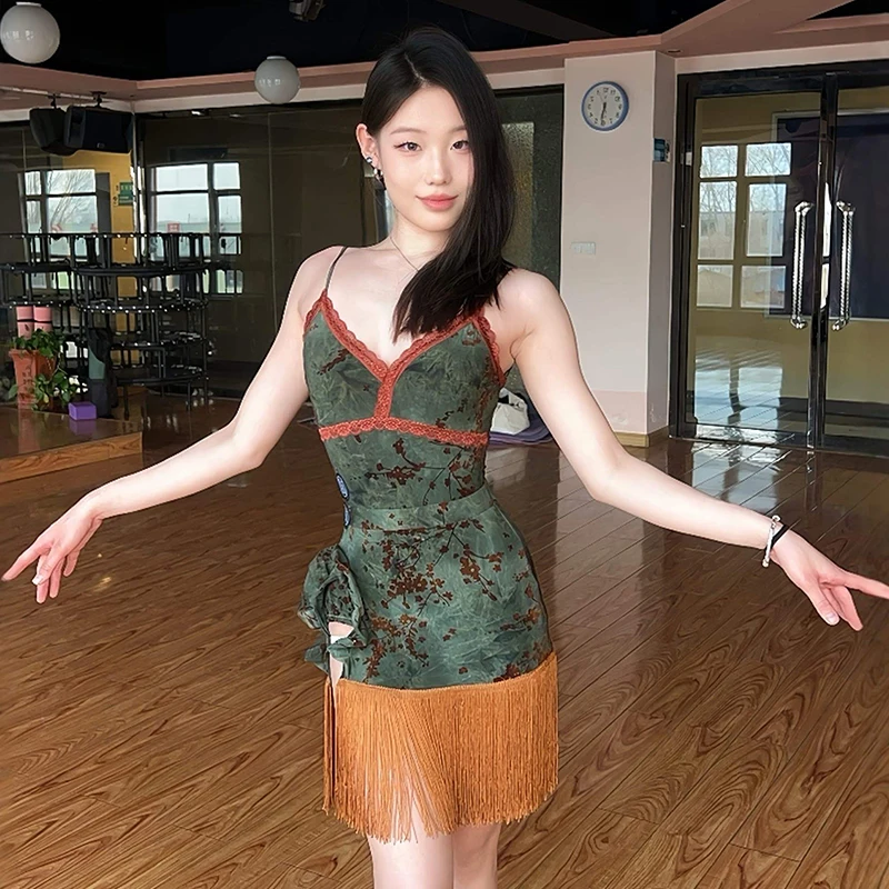 2025 Latin Dance Competition Dress Women Green Fringe Dress Adult Cha Cha Rumba Samba Performance Clothes Club Dress DNV22927
2025 Latin Dance Competition Dress Women Green Fringe Dress Adult Cha Cha Rumba Samba Performance Clothes Club Dress DNV22927