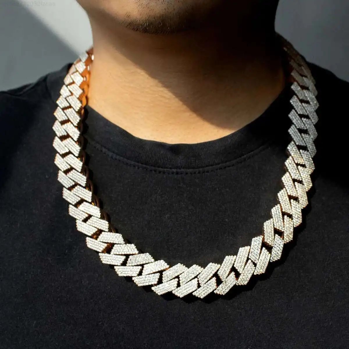 Cuban Link Chain 925 Sterling Silver Sparkling 20mm Moissanite Diamond VVS Moissanite Cuban Chain
Cuban Link Chain 925 Sterling Silver Sparkling 20mm Moissanite Diamond VVS Moissanite Cuban Chain