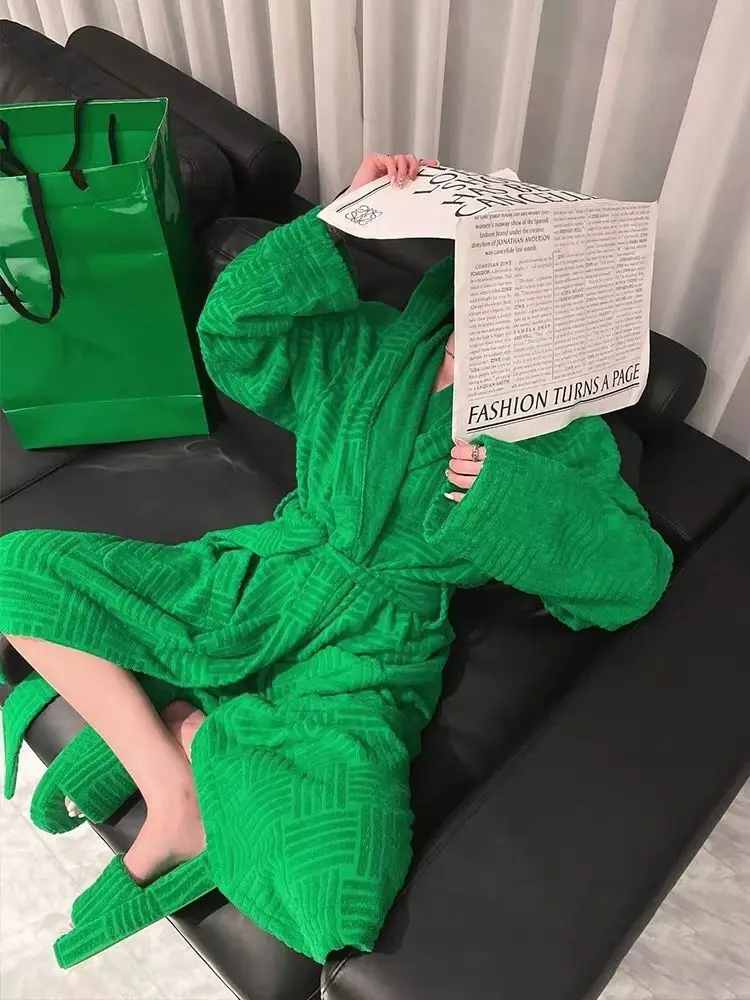 2025 autumn/winter women's/ new green towel pattern plush pajamas casual loose fashion nightgown hooded warm coat dual-use cloak
2025 autumn/winter women's/ new green towel pattern plush pajamas casual loose fashion nightgown hooded warm coat dual-use cloak