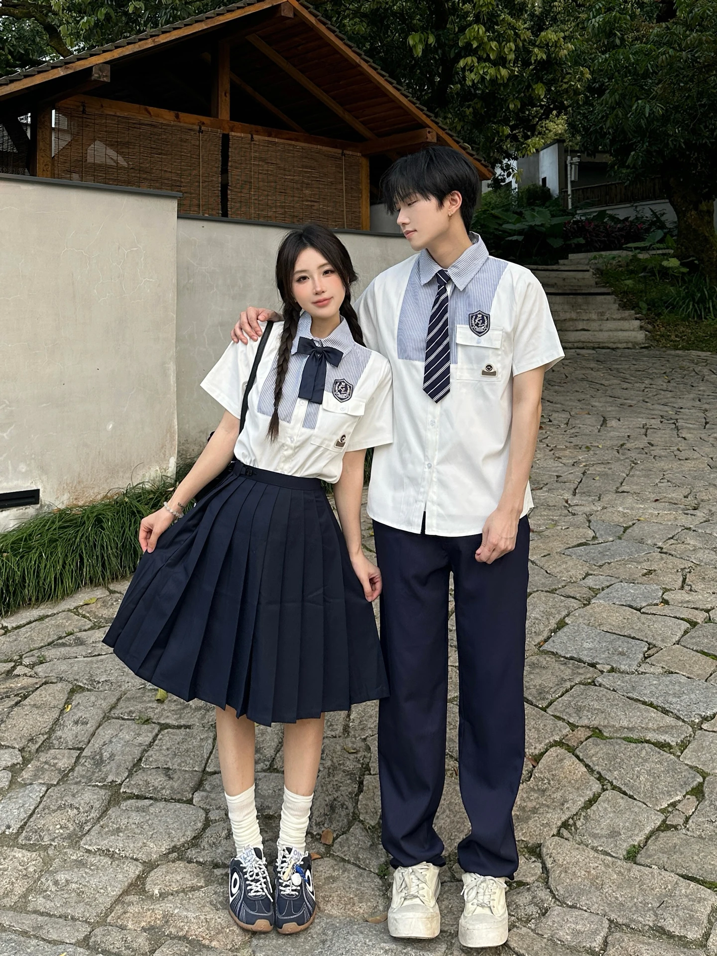 Couple's Summer Short Sleeve Shirt Set Student Chorus Performance Graduation Class Uniform Loose Fit College Style Clothing
Couple's Summer Short Sleeve Shirt Set Student Chorus Performance Graduation Class Uniform Loose Fit College Style Clothing