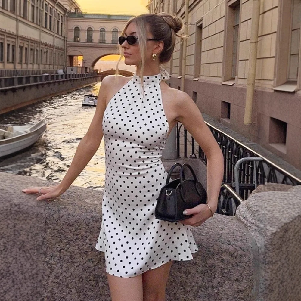 Trendy Backless Women's Sleeveless Dress A-Line Cinched Waist Halter Neck Dress Breathable Casual Sundresses Resort Wear
Trendy Backless Women's Sleeveless Dress A-Line Cinched Waist Halter Neck Dress Breathable Casual Sundresses Resort Wear