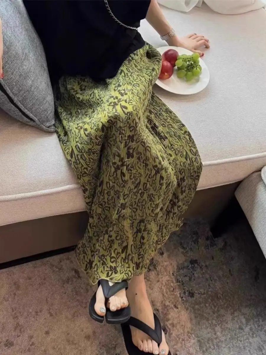 Luxury Spring Summer Skirt Women Vintage Harajuku Floral Print Pleated Skirts Design Office Lady Skirts High Waist Stretch Trend
Luxury Spring Summer Skirt Women Vintage Harajuku Floral Print Pleated Skirts Design Office Lady Skirts High Waist Stretch Trend
