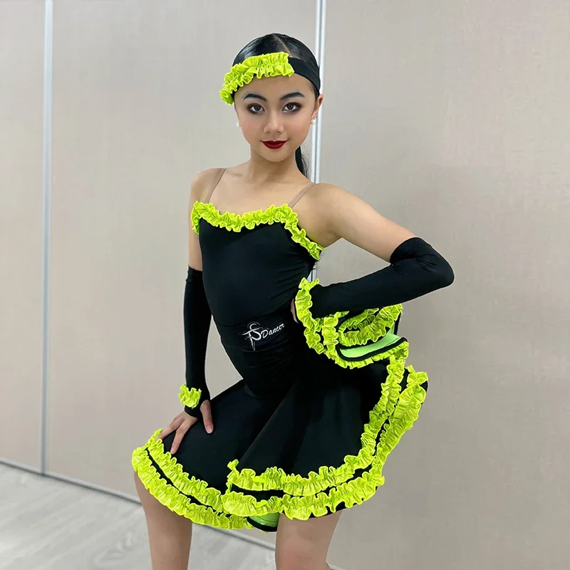 Платье для латинских танцев для девочек, костюм для танцев ча-ча-румбы, самбы, одежда для соревнований, зеленое струящееся платье с кромкой на подтяжках
Платье для латинских танцев для девочек, костюм для танцев ча-ча-румбы, самбы, одежда для соревнований, зеленое струящееся платье с кромкой на подтяжках
