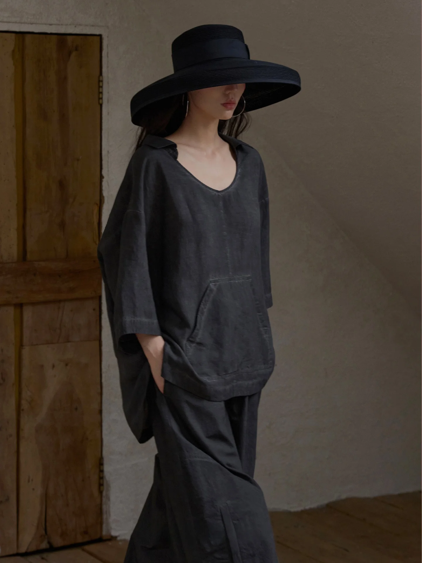 Color-Dyed Ruche Neck Shirt Loose Fit Long Sleeve Women's Fashion Set Spring Season Front Short Back Long Design Cotton Blend
Color-Dyed Ruche Neck Shirt Loose Fit Long Sleeve Women's Fashion Set Spring Season Front Short Back Long Design Cotton Blend