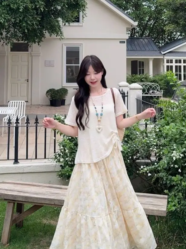Bohemian Holiday Style Three Piece Set Women's Summer Korean Top Strap Half Skirt Ensemble Floral Print Loose Fit Casual Wear
Bohemian Holiday Style Three Piece Set Women's Summer Korean Top Strap Half Skirt Ensemble Floral Print Loose Fit Casual Wear