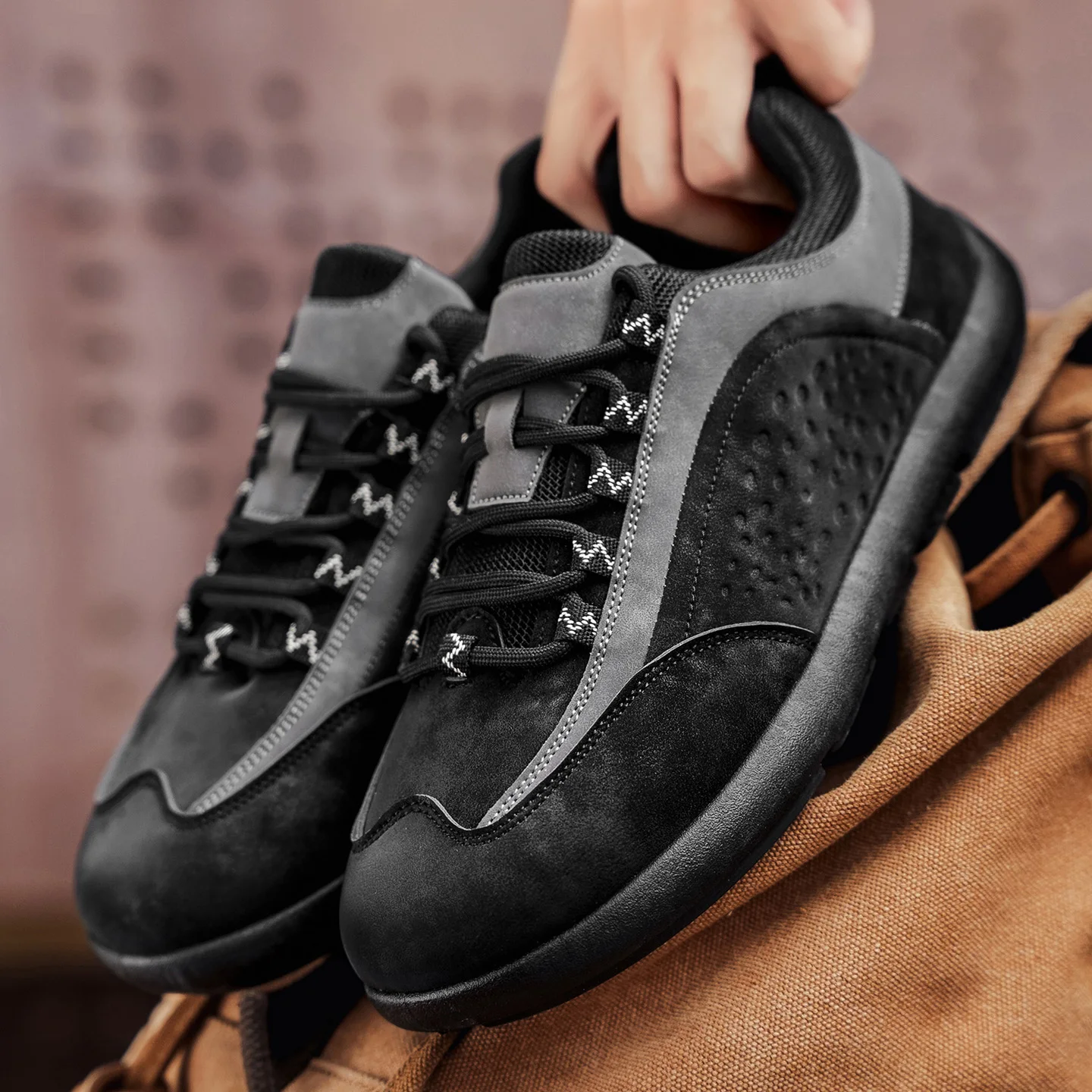 Non-Slip Soft Sole Men's Plus Size Sneakers - 2025 Autumn New Wide-Fit Versatile Outdoor Casual Hiking Shoes
Non-Slip Soft Sole Men's Plus Size Sneakers - 2025 Autumn New Wide-Fit Versatile Outdoor Casual Hiking Shoes