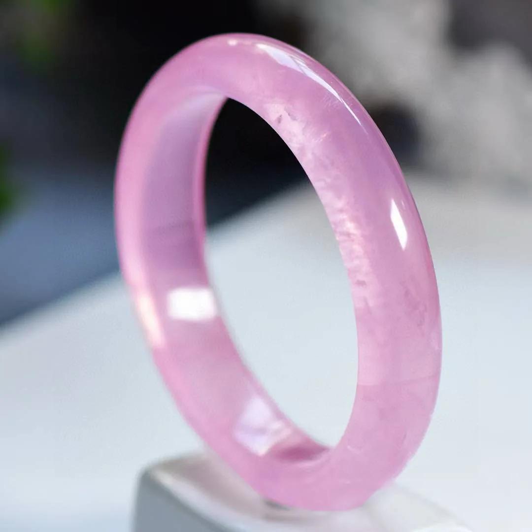 Женский модный браслет из натурального розового кварца с кристаллами 13,3 x 8,2 мм, внутренний диаметр 56 мм AAAAAA
Женский модный браслет из натурального розового кварца с кристаллами 13,3 x 8,2 мм, внутренний диаметр 56 мм AAAAAA