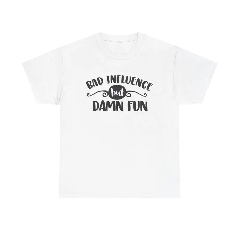 Футболка Bad Influence But Damn Fun, забавная саркастическая юморная подарочная цитата
Футболка Bad Influence But Damn Fun, забавная саркастическая юморная подарочная цитата