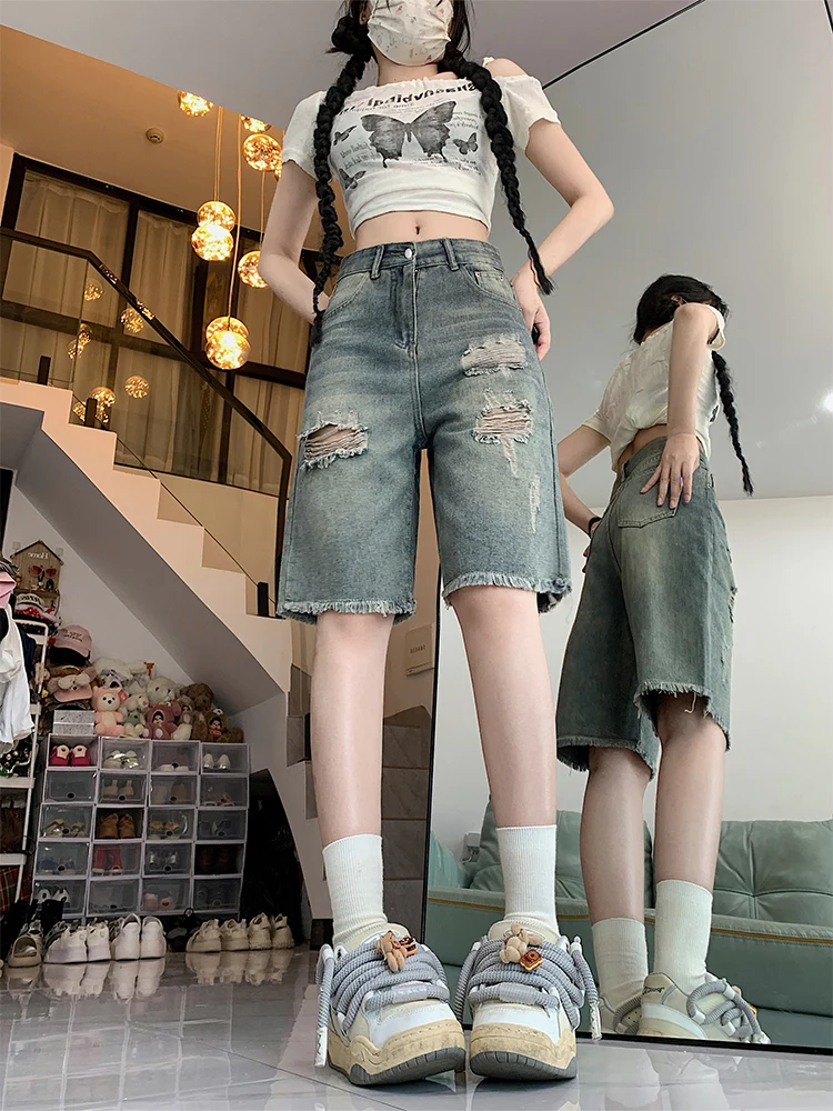 Джинсы с высокой талией и широкими штанинами, женские летние свободные джинсы с эффектом поношенности, облегающие, в уличном стиле, с рваными краями
Джинсы с высокой талией и широкими штанинами, женские летние свободные джинсы с эффектом поношенности, облегающие, в уличном стиле, с рваными краями