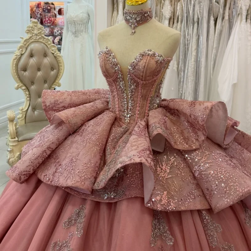 Luxury Pink Quinceanera Dress off-shoulder Glitter Crystal Decal Layering Long tail vestidos de 15 Quinceanera Customize
Luxury Pink Quinceanera Dress off-shoulder Glitter Crystal Decal Layering Long tail vestidos de 15 Quinceanera Customize
