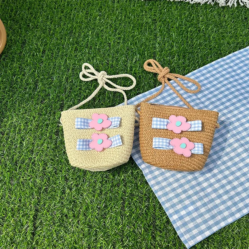 Summer Girls Handmade Woven Bag Pastoral Style Flower Bow Chic Straw Children Crossbody Bags Baby Travel Outdoor Beach Bags
Summer Girls Handmade Woven Bag Pastoral Style Flower Bow Chic Straw Children Crossbody Bags Baby Travel Outdoor Beach Bags