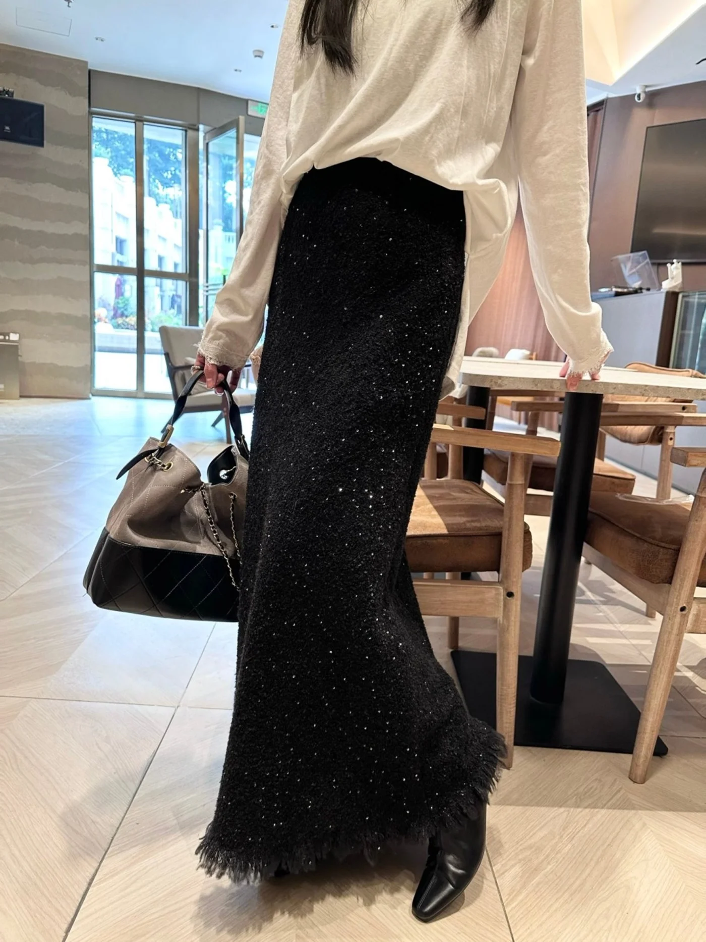 Элегантная шерстяная юбка для женщин с пайетками и бахромой, ручной работы, фасон «рыбий хвост», с завышенной талией, облегающая, класса люкс, для офиса, вечеринок и свиданий
Элегантная шерстяная юбка для женщин с пайетками и бахромой, ручной работы, фасон «рыбий хвост», с завышенной талией, облегающая, класса люкс, для офиса, вечеринок и свиданий