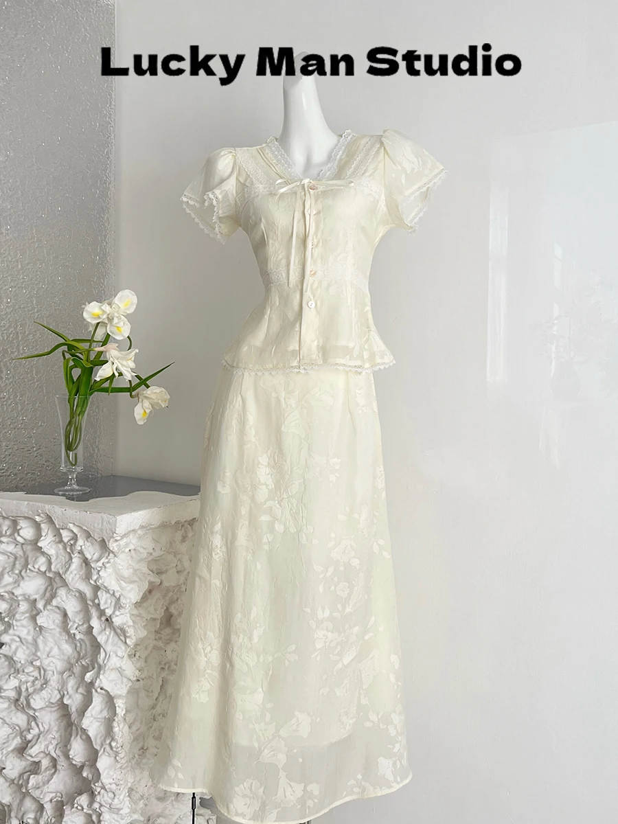 LUCKYMAN Lace Dress Set Gentle Waist-Cinching Embroidered Long Dress Soft Style Summer Collection Polyester Fiber Short Sleeve
LUCKYMAN Lace Dress Set Gentle Waist-Cinching Embroidered Long Dress Soft Style Summer Collection Polyester Fiber Short Sleeve