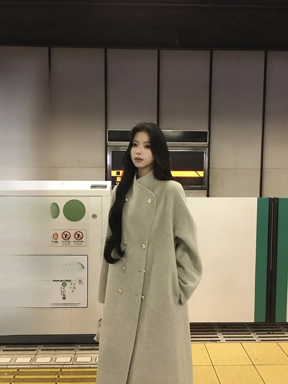 Двустороннее шерстяное пальто Iceollo для женщин, средней длины, осенне-зимнее, новое, для повседневной носки, свободного кроя, с длинными рукавами
Двустороннее шерстяное пальто Iceollo для женщин, средней длины, осенне-зимнее, новое, для повседневной носки, свободного кроя, с длинными рукавами