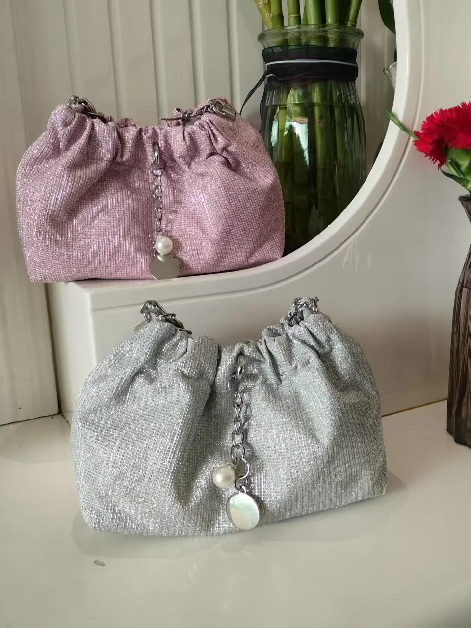 2025 New Women's Faionable Cloud Buet Bag Luxury Chain Crossbody Bag Versatile Foldable Soft PU Leather Handbag
2025 New Women's Faionable Cloud Buet Bag Luxury Chain Crossbody Bag Versatile Foldable Soft PU Leather Handbag