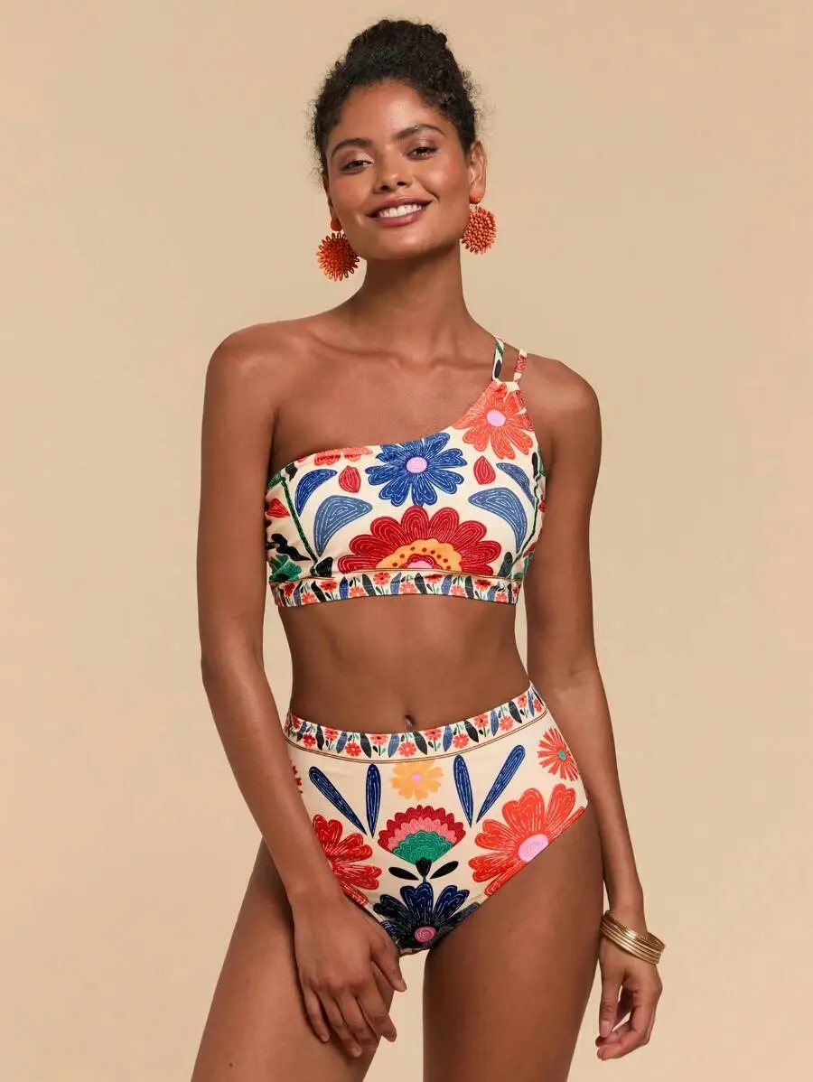 Женский асимметричный комплект бикини с цветочным принтом - топ и плавки с высокой талией
Женский асимметричный комплект бикини с цветочным принтом - топ и плавки с высокой талией