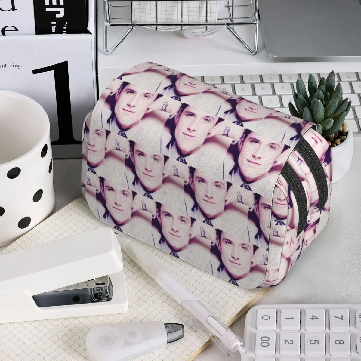 Josh Hutcherson Whistle Meme Song Music Pencil Case for Boys Girls School Pen Box Pencil Bag Stationery Supplies Pen Holder Bag
Josh Hutcherson Whistle Meme Song Music Pencil Case for Boys Girls School Pen Box Pencil Bag Stationery Supplies Pen Holder Bag