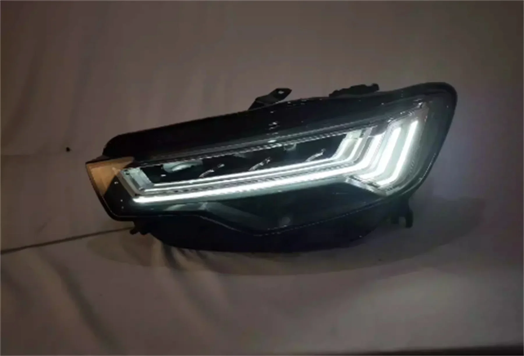 RQXR Car Headlight For Audi A6L 12-18 Modified C8 Low High Beam Daytime Running DRL Turn Signal
RQXR Car Headlight For Audi A6L 12-18 Modified C8 Low High Beam Daytime Running DRL Turn Signal