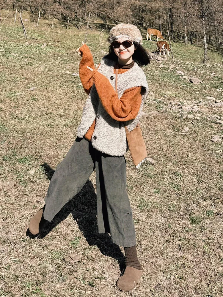 Ladies' Autumn Winter New Style Lazy Fashion Furry Vest Knitted Sweater Nine Points Pants Three Pieces Set High Waist Loose Fit
Ladies' Autumn Winter New Style Lazy Fashion Furry Vest Knitted Sweater Nine Points Pants Three Pieces Set High Waist Loose Fit
