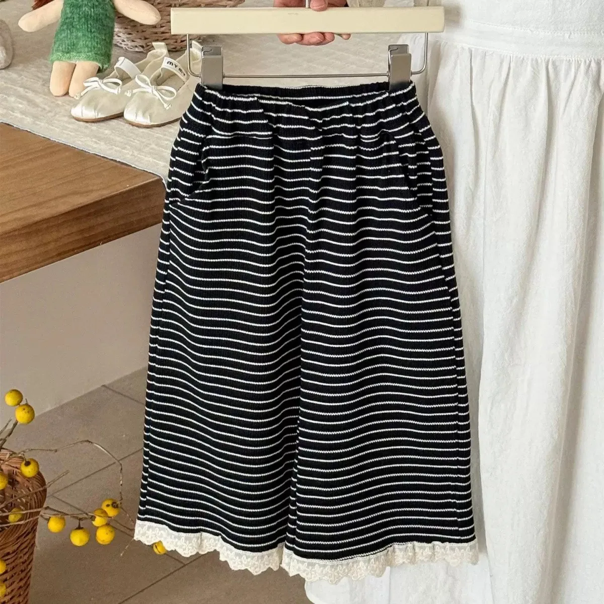 Korean girls' cute lace striped wide leg pants Spring and Autumn new children's casual straight leg pants
Korean girls' cute lace striped wide leg pants Spring and Autumn new children's casual straight leg pants