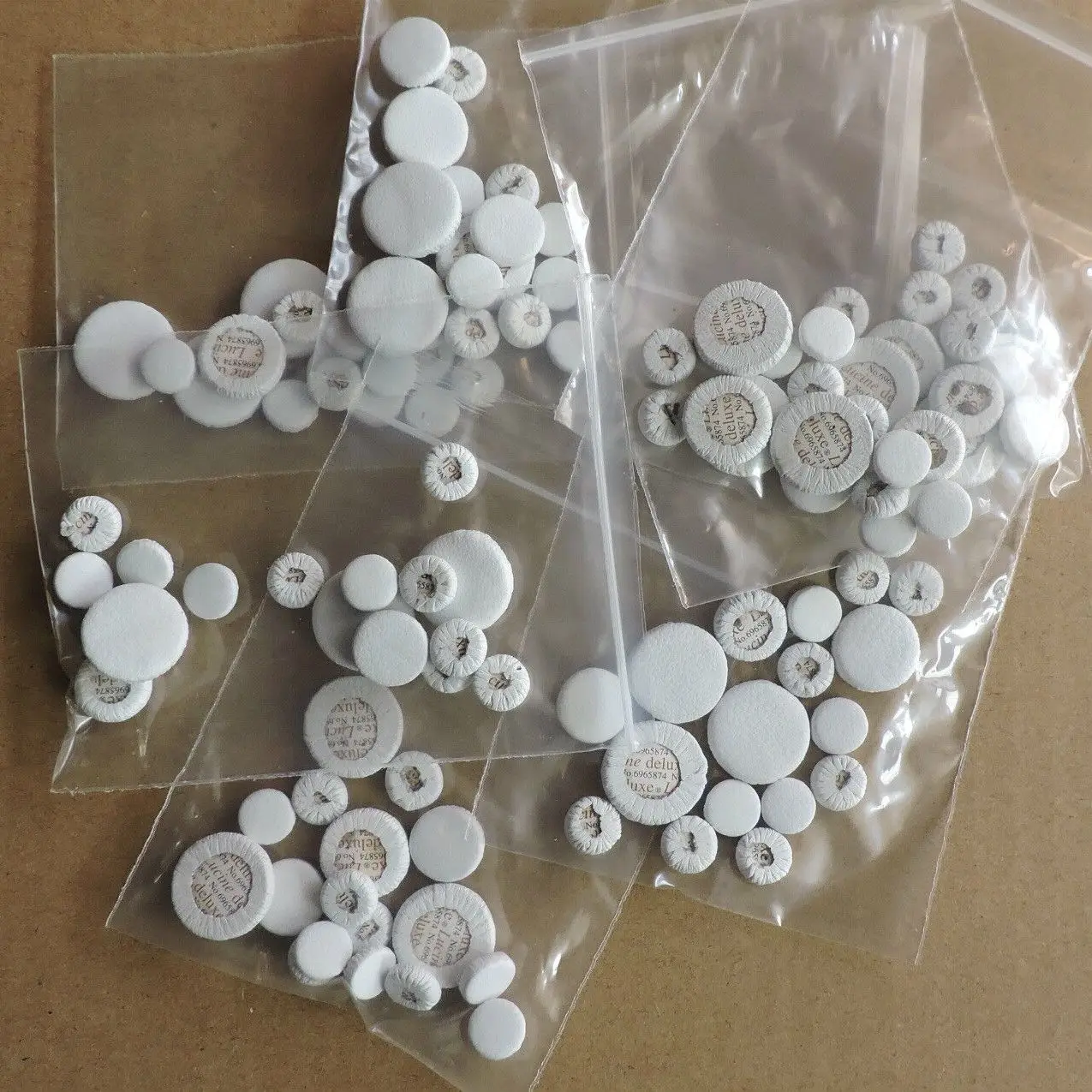 2 set=34pcs Excellent Buffet Clarinet Leather pads Good material
2 set=34pcs Excellent Buffet Clarinet Leather pads Good material
