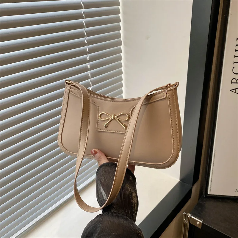 Women's Korean Style Personalized Trendy Single Shoulder Commuting Bag for Party, Fashion Bow Underarm Bags, Leather Material
Women's Korean Style Personalized Trendy Single Shoulder Commuting Bag for Party, Fashion Bow Underarm Bags, Leather Material