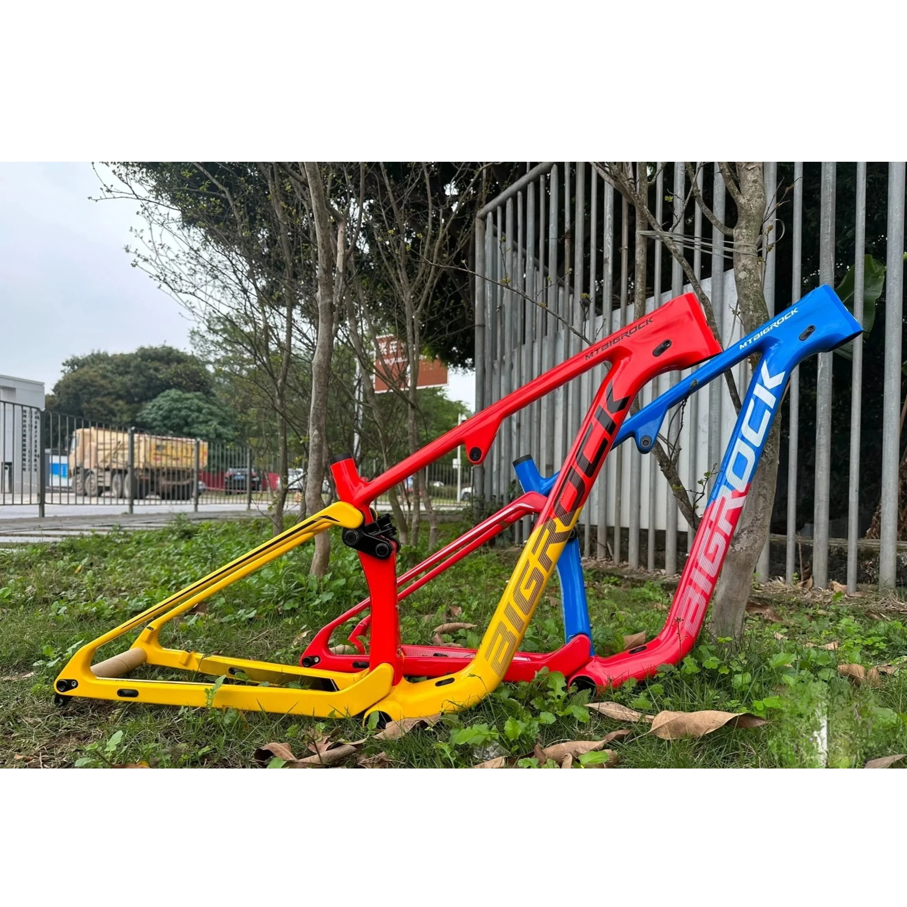 BIGROCK MICROCK T1100 Full Carbon Fiber SUSPENSION MTB Mountain Bike Frame Boost UDH Hanger 29er 275er (Not Include Rear Shock)
BIGROCK MICROCK T1100 Full Carbon Fiber SUSPENSION MTB Mountain Bike Frame Boost UDH Hanger 29er 275er (Not Include Rear Shock)
