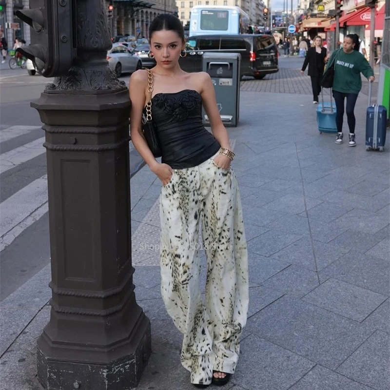 NEW Leopard Print Straight Wide Leg Jeans Women High Waisted Retro Jeans Streetwear Y2k Vintage Pants High Street Denim Trousers
NEW Leopard Print Straight Wide Leg Jeans Women High Waisted Retro Jeans Streetwear Y2k Vintage Pants High Street Denim Trousers
