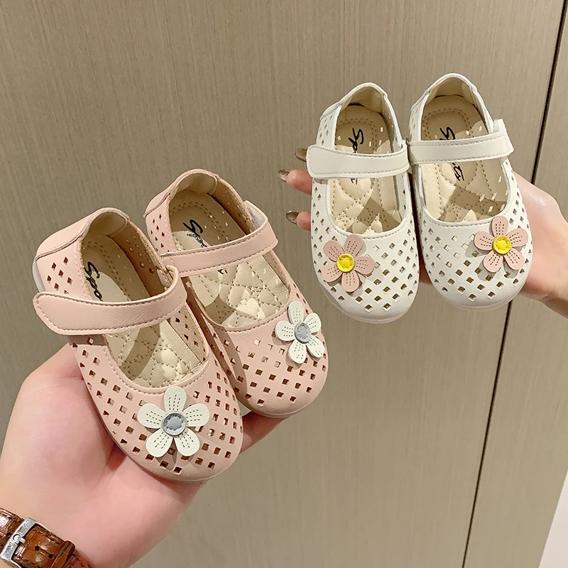 Little Girl Leather Shoes Classic Fashion Children's Flats Sweet Flower Causal Kids Princess Walking Shoes Soft Soled Hollow-out
Little Girl Leather Shoes Classic Fashion Children's Flats Sweet Flower Causal Kids Princess Walking Shoes Soft Soled Hollow-out