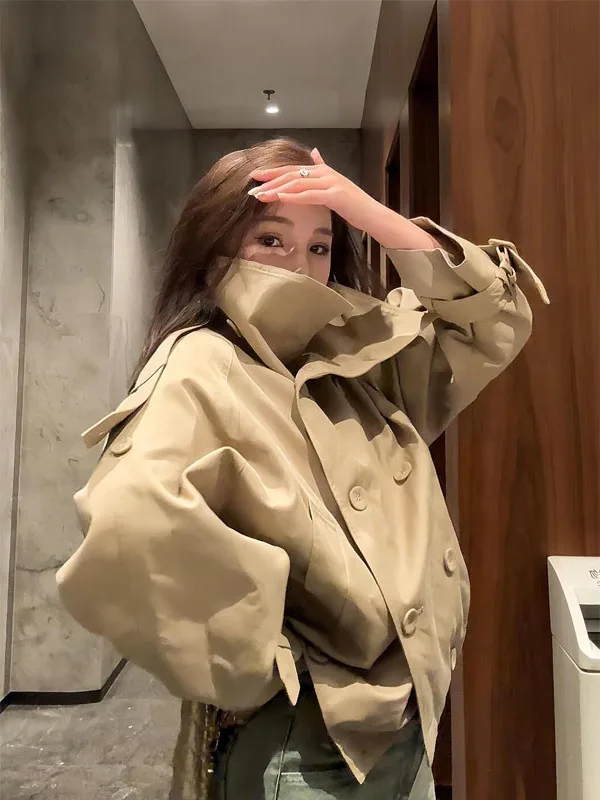 British Style Khaki Long Sleeve Double Breasted Loose Casual Coat Elegant Autumn Design Ladies Fashion Polyester Fiber Outerwear
British Style Khaki Long Sleeve Double Breasted Loose Casual Coat Elegant Autumn Design Ladies Fashion Polyester Fiber Outerwear