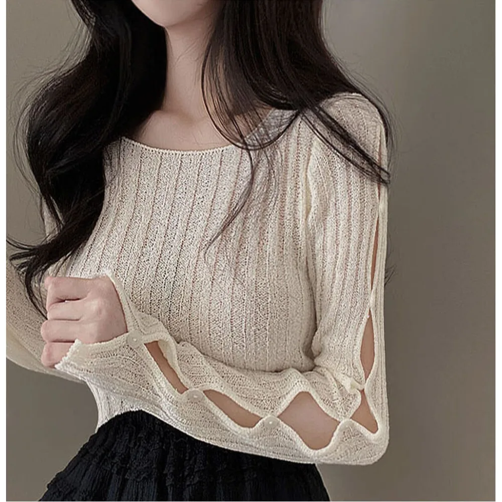 Spring 2025 Korean Style Ice Silk Knitted Top Thin round Neck Pearl Buttoned Color Ribbed Knitwear Sunshade Cover up
Spring 2025 Korean Style Ice Silk Knitted Top Thin round Neck Pearl Buttoned Color Ribbed Knitwear Sunshade Cover up