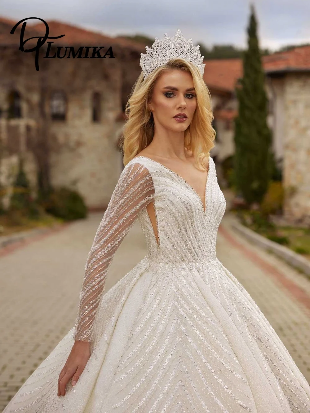 Formal Long-Sleeved Wedding Dress Romantic Deep V-Neck Bridal Gown Classic A-Line Appliqued Floor-Length Wedding Gown Customized 
Formal Long-Sleeved Wedding Dress Romantic Deep V-Neck Bridal Gown Classic A-Line Appliqued Floor-Length Wedding Gown Customized